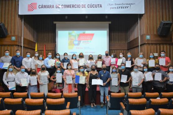 Certificación de 38 empresarios